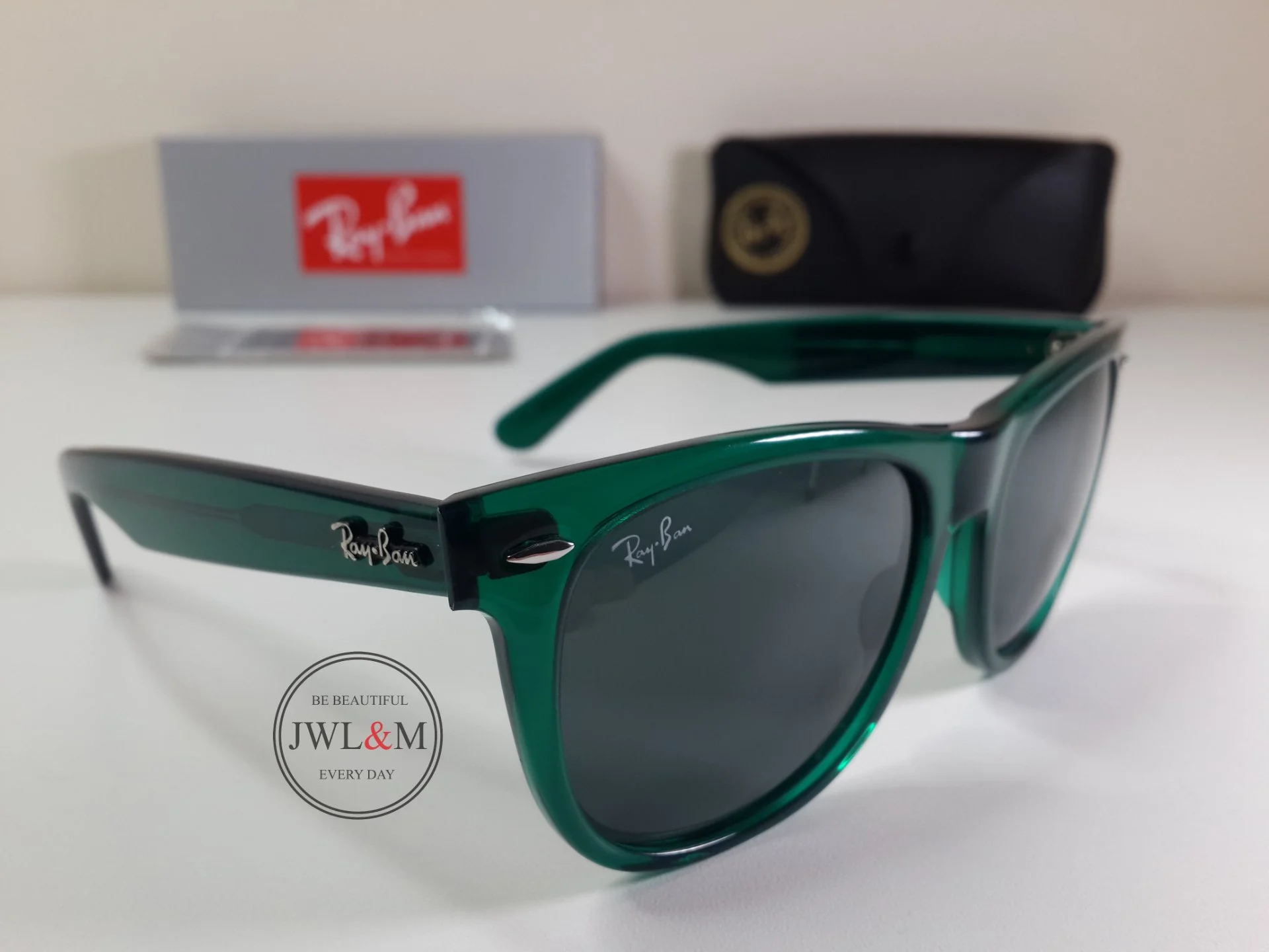Солнцезащитные очки Ray Ban Wayfarer - миниатюра 4