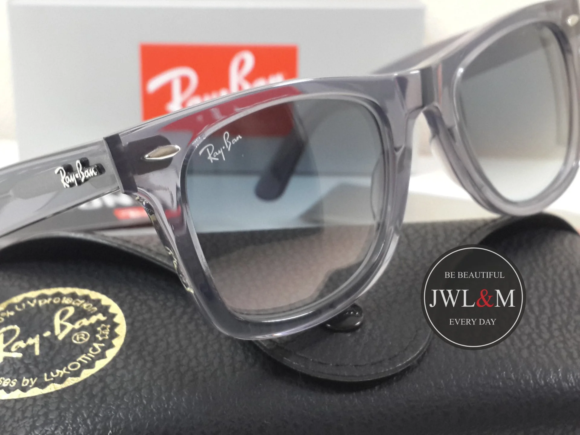 Солнцезащитные очки Ray Ban Wayfarer - миниатюра 3