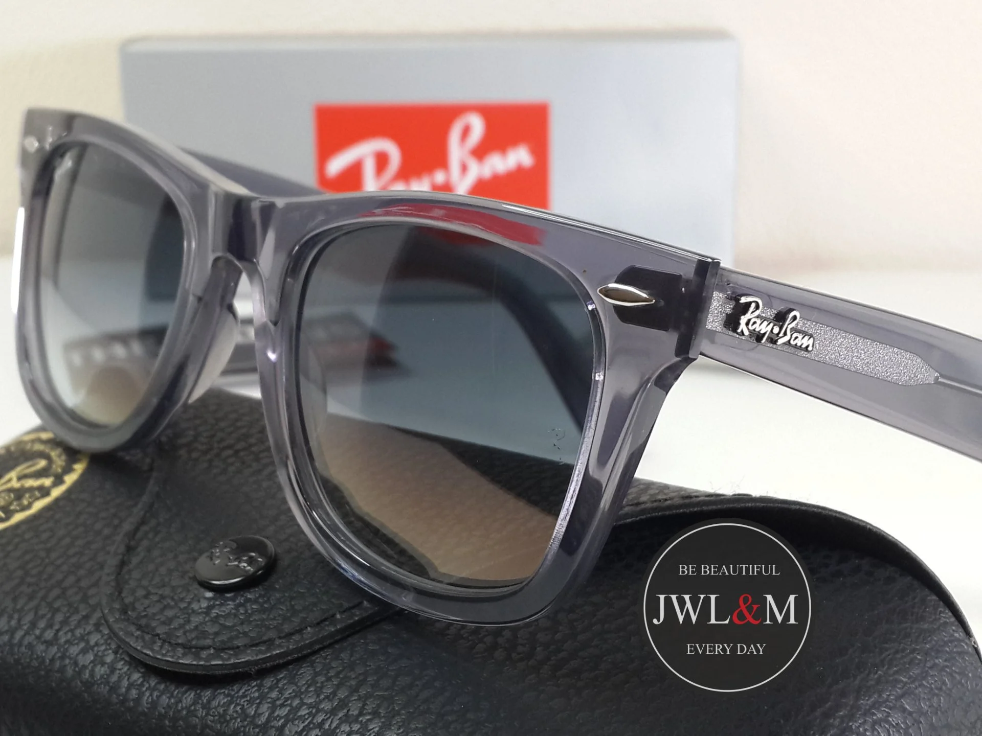 Солнцезащитные очки Ray Ban Wayfarer - миниатюра 2