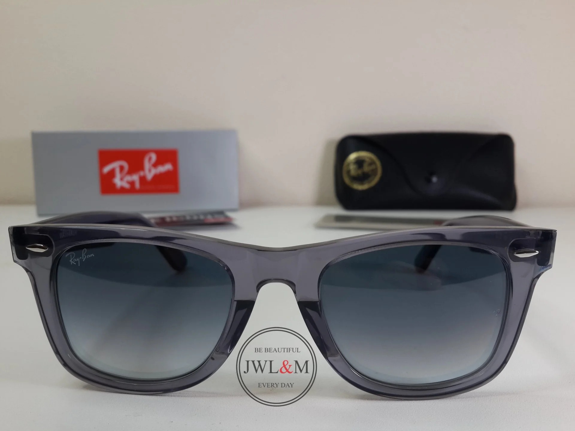 Солнцезащитные очки Ray Ban Wayfarer - миниатюра 4