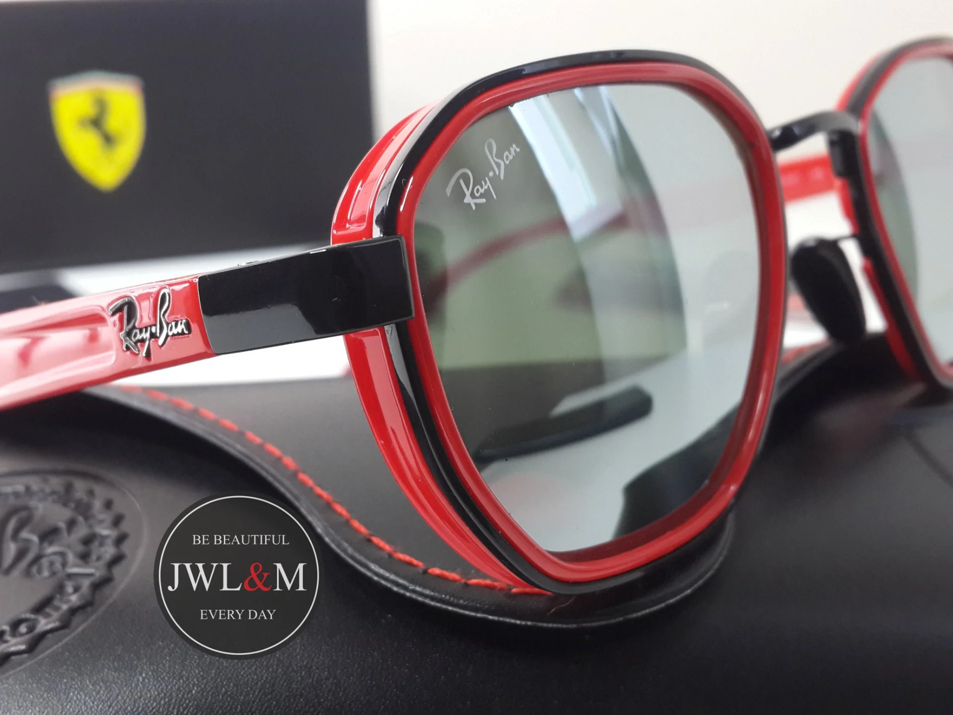 Солнцезащитные очки Ray Ban & Ferrari - миниатюра 2