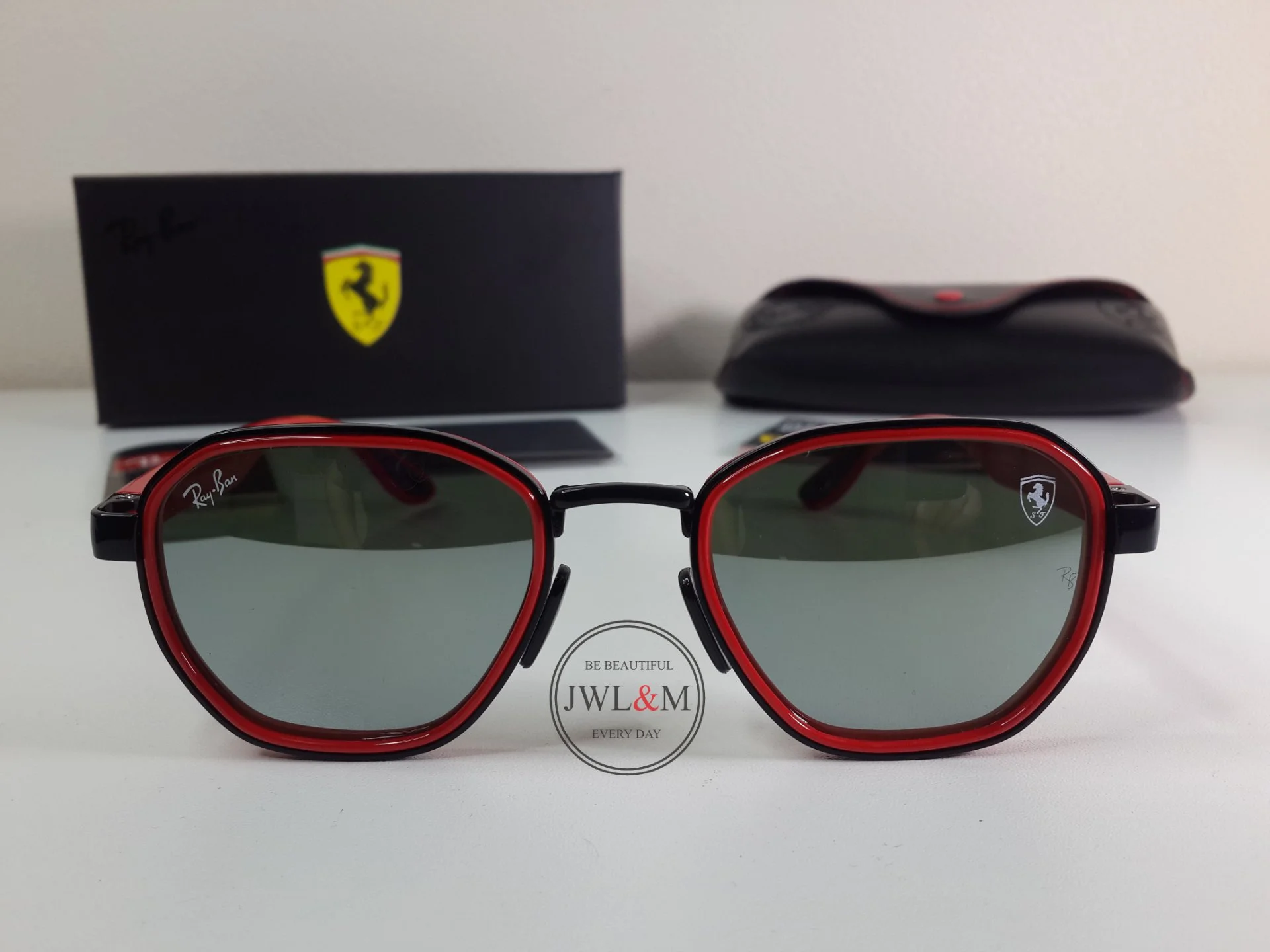 Солнцезащитные очки Ray Ban & Ferrari - миниатюра 3