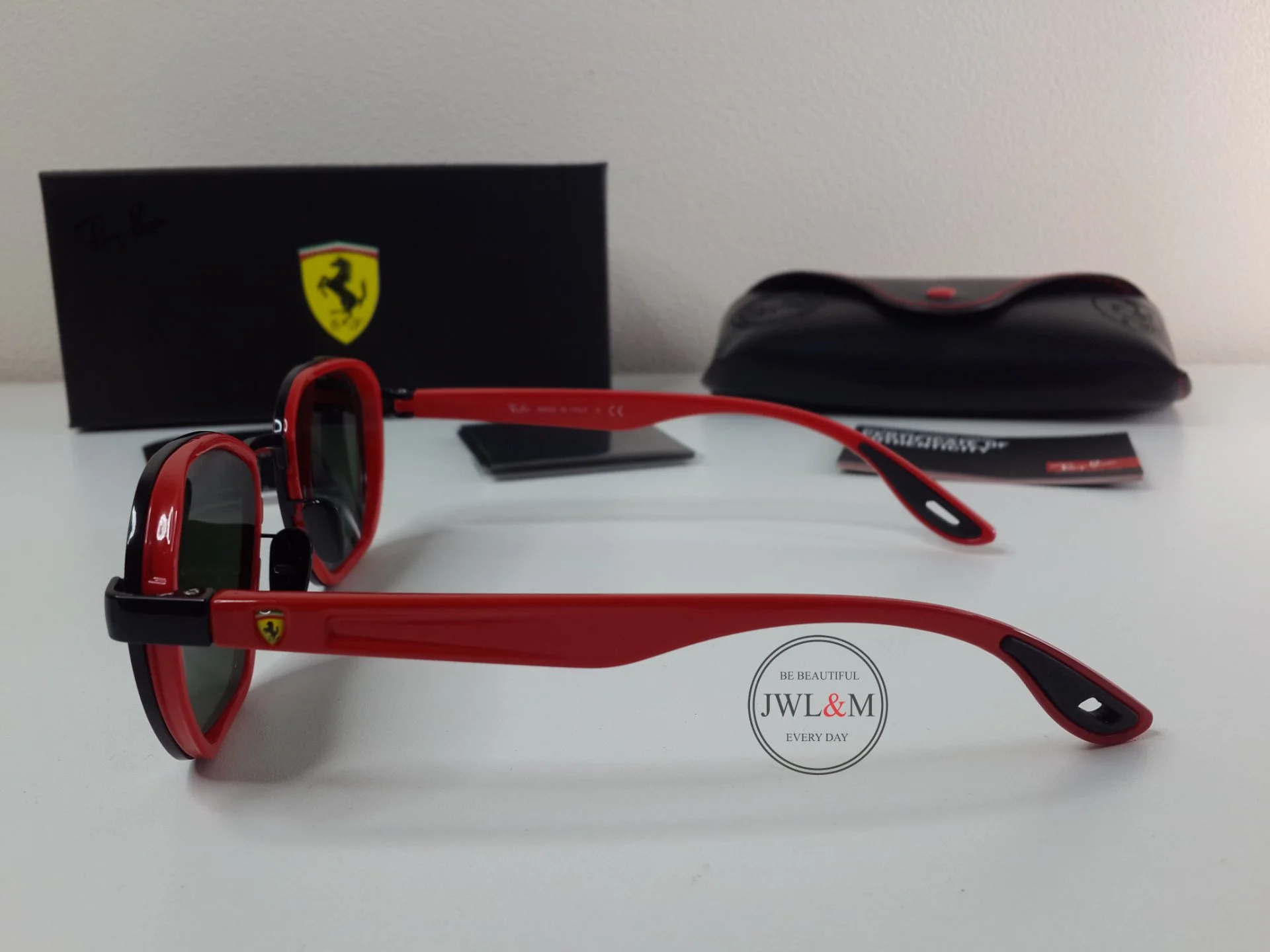 Солнцезащитные очки Ray Ban & Ferrari - миниатюра 4
