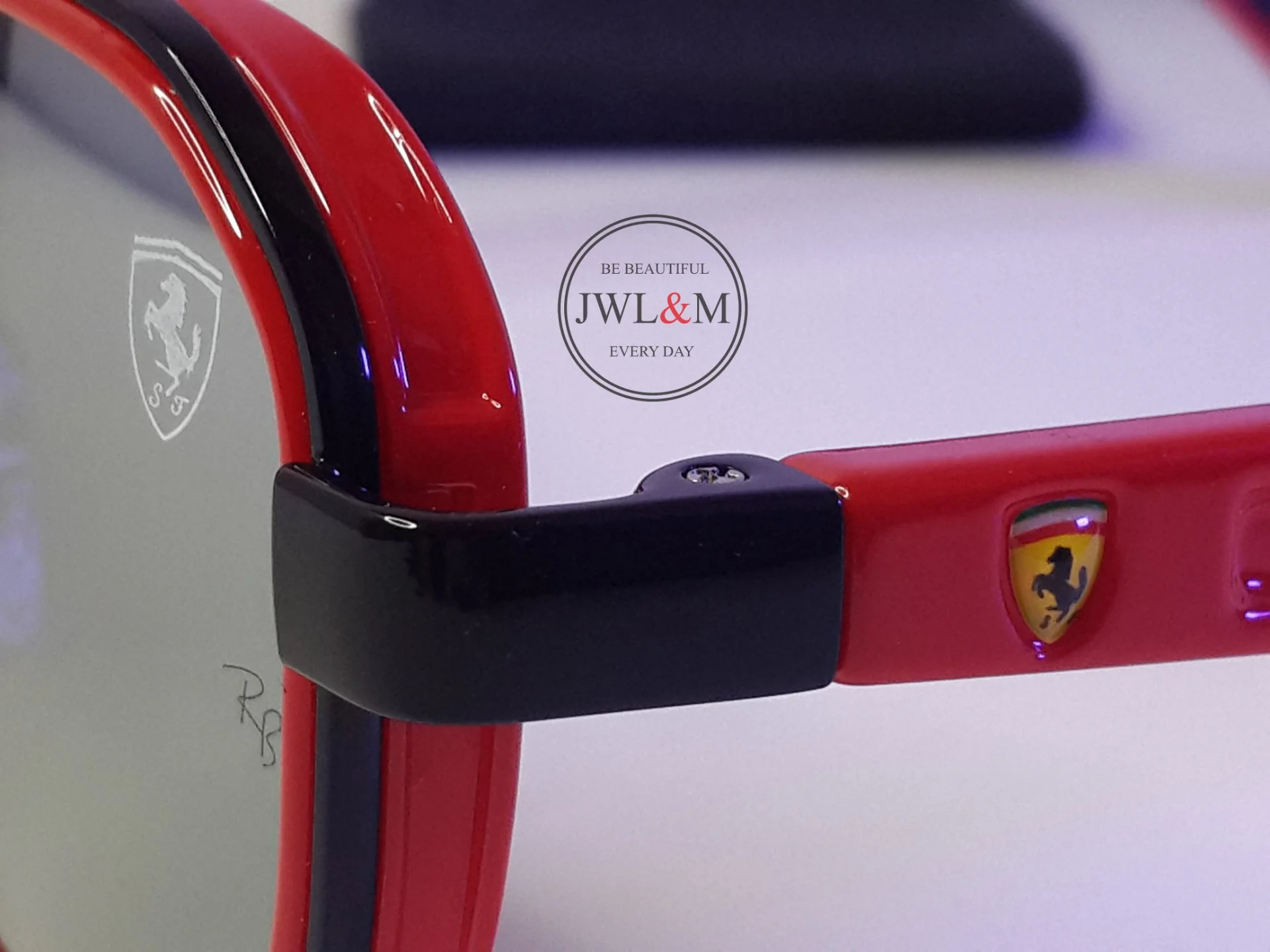 Солнцезащитные очки Ray Ban & Ferrari - миниатюра 8