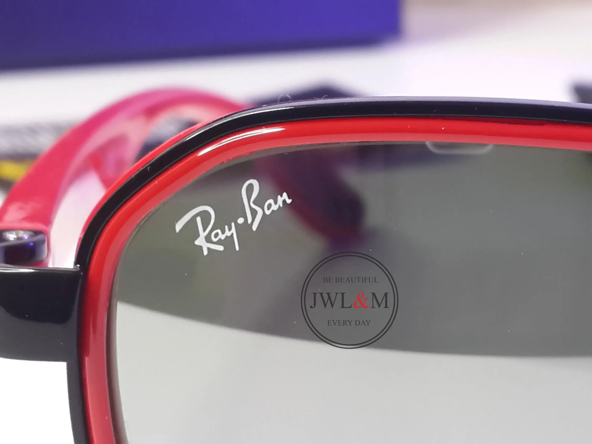 Солнцезащитные очки Ray Ban & Ferrari - миниатюра 9