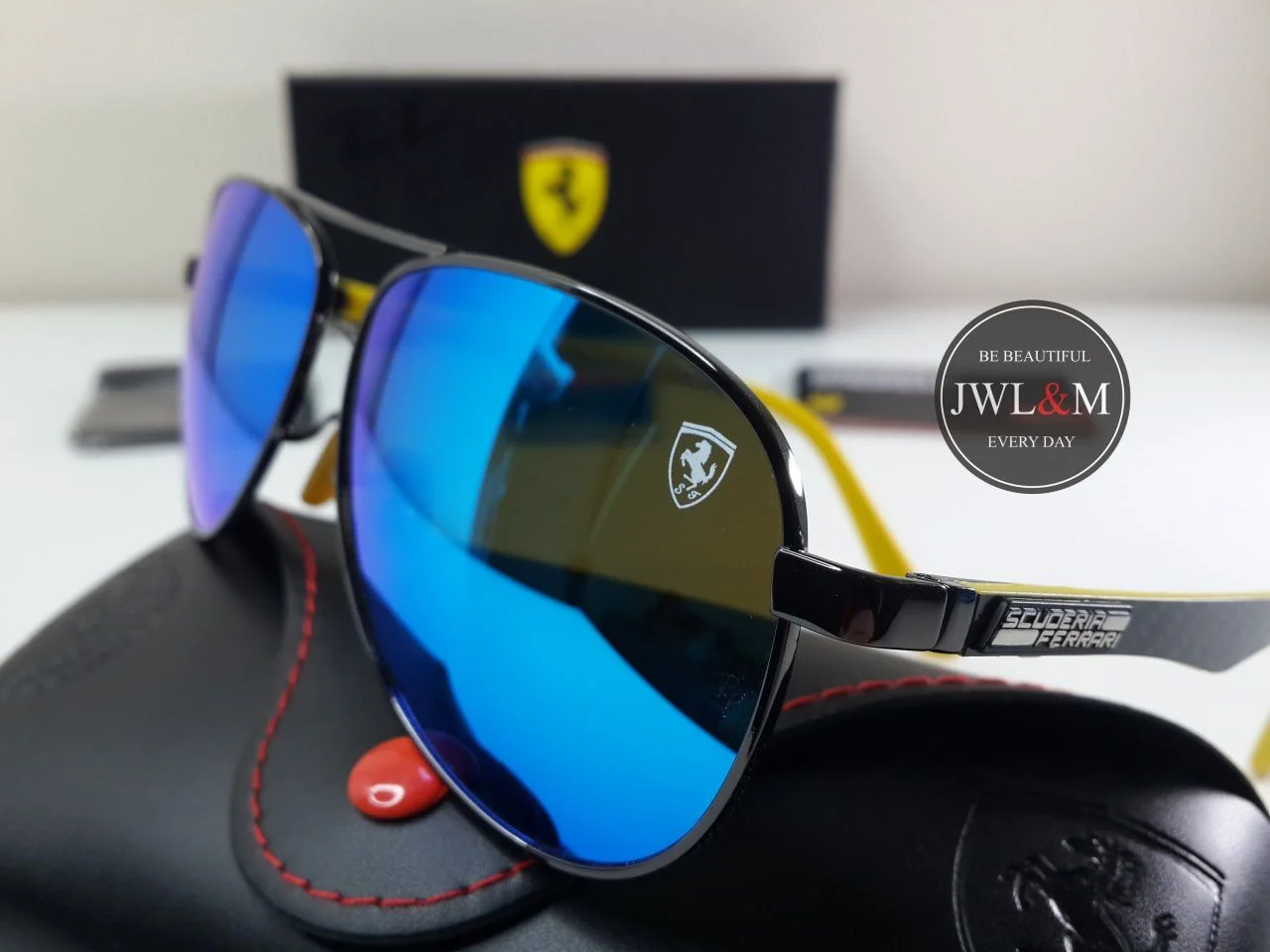 Солнцезащитные очки Ray Ban Ferrari - миниатюра 3