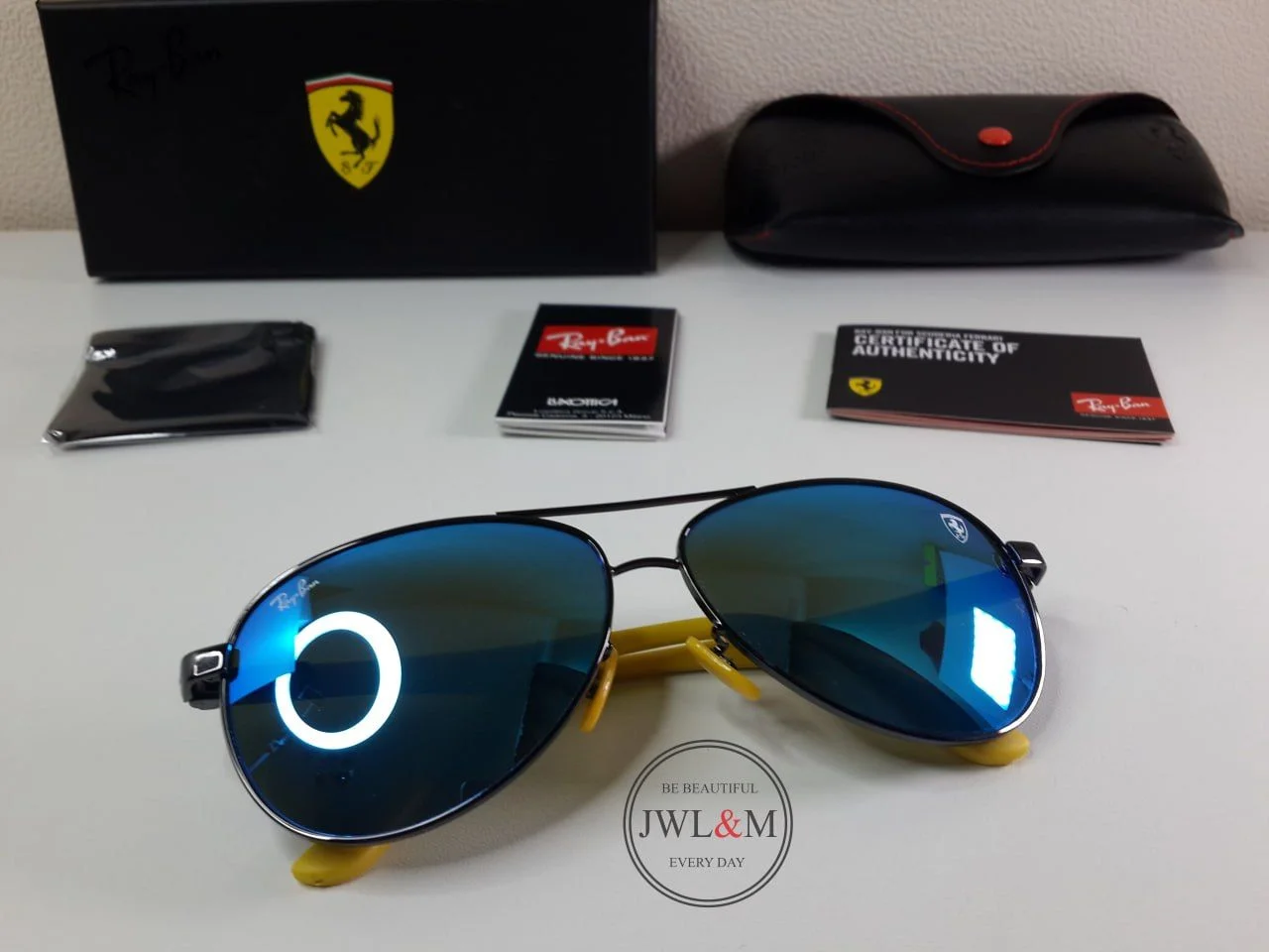 Солнцезащитные очки Ray Ban Ferrari - миниатюра 5