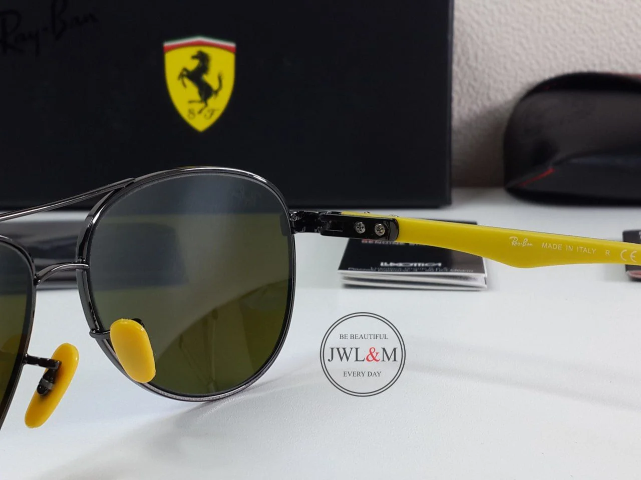 Солнцезащитные очки Ray Ban Ferrari - миниатюра 10