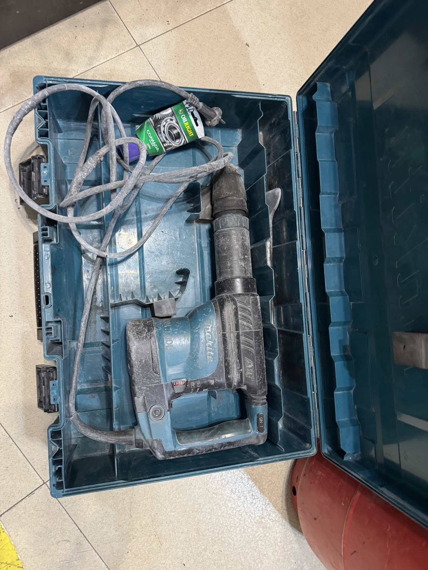 Отбойный молоток Makita - изображение 1