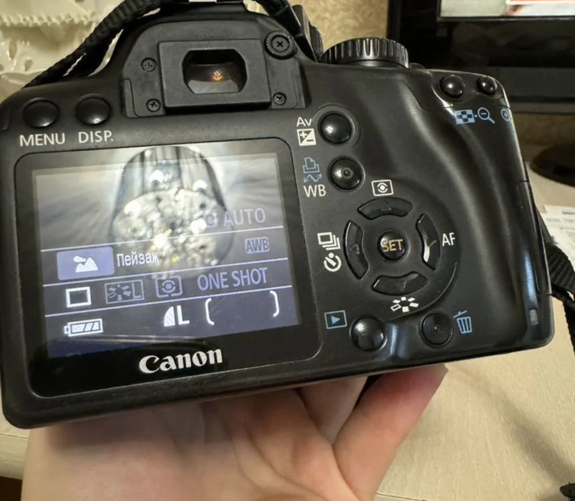 Фотоаппарат canon eos 1000d - миниатюра 3