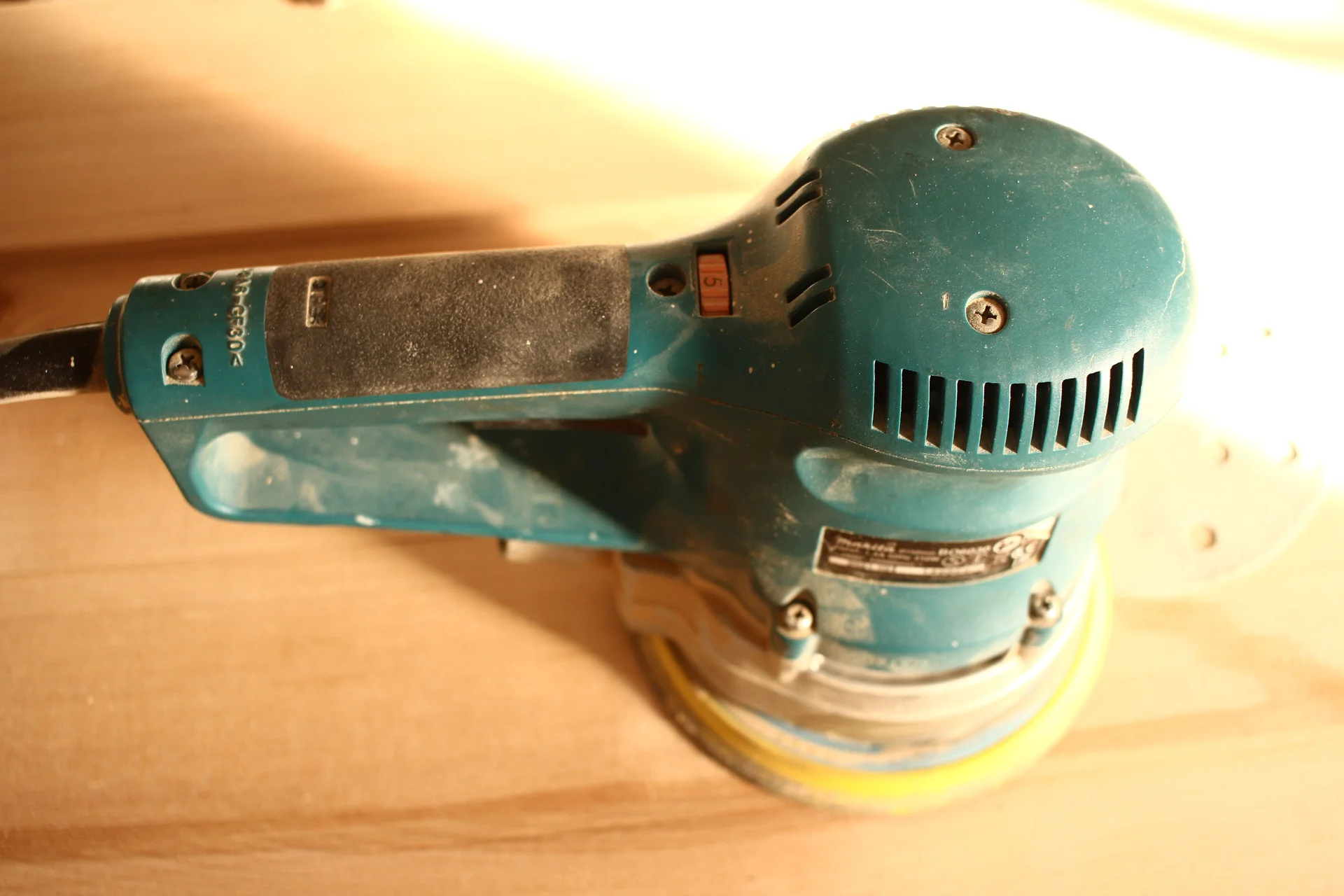 Шлифмашина Makita 6030 - миниатюра 3