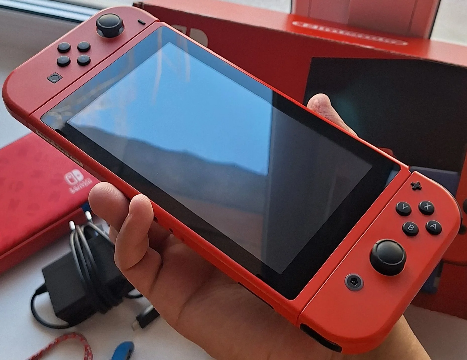 Nintendo Switch Rev 2 Mario Red & Blue - миниатюра 2