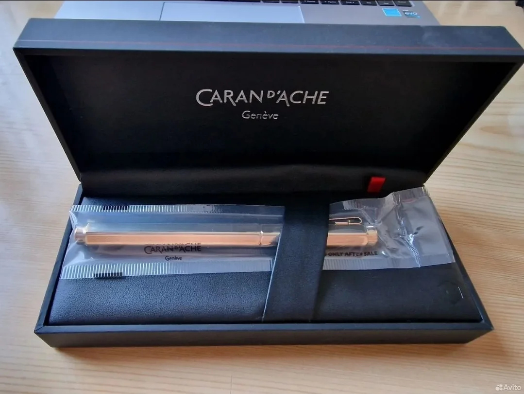 Золотистая Перьевая ручка Caran d’Ache Ecridor Chevron - миниатюра 4