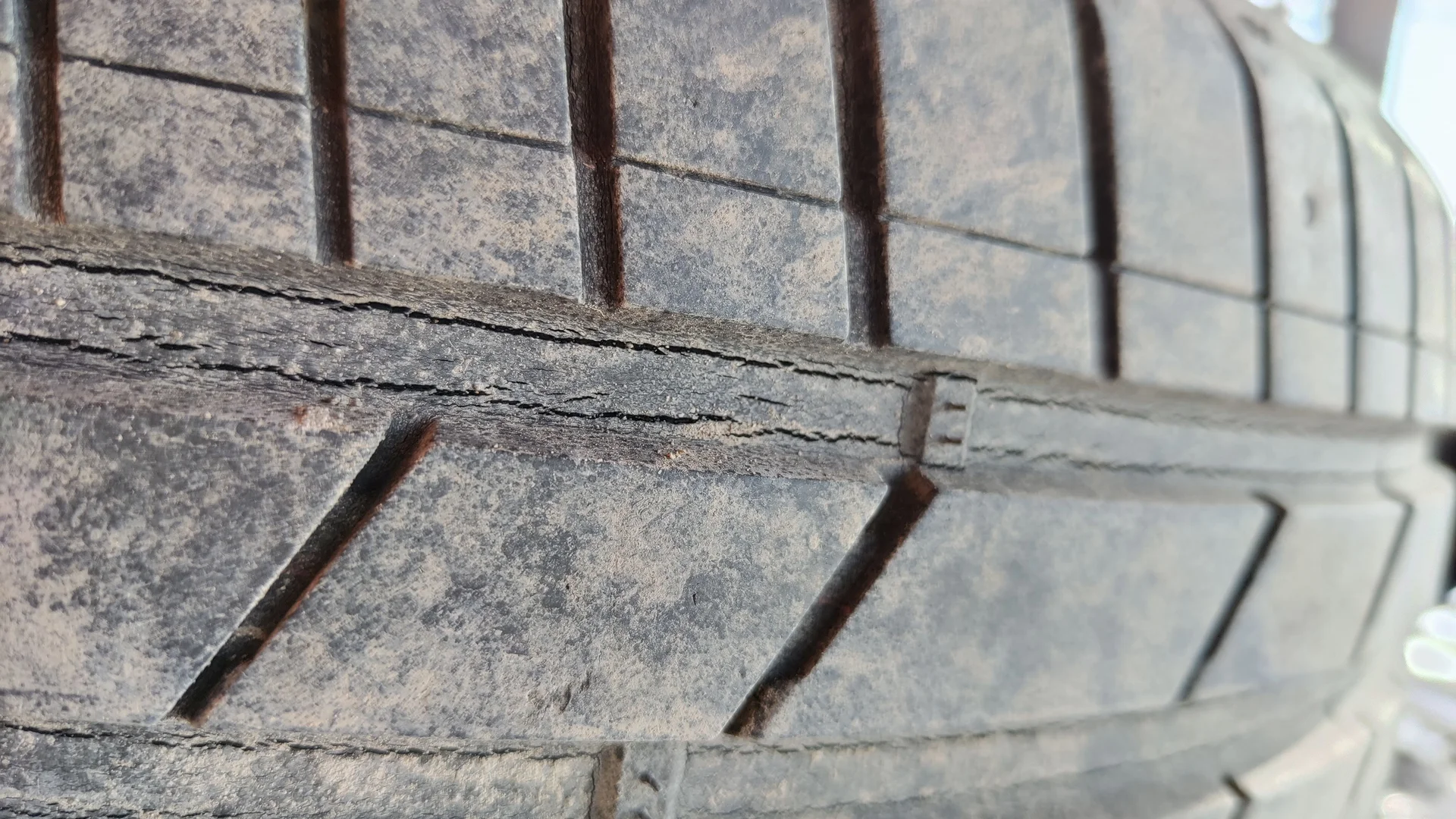 hankook ventus s1 evo 3 225/40 R18 - миниатюра 5