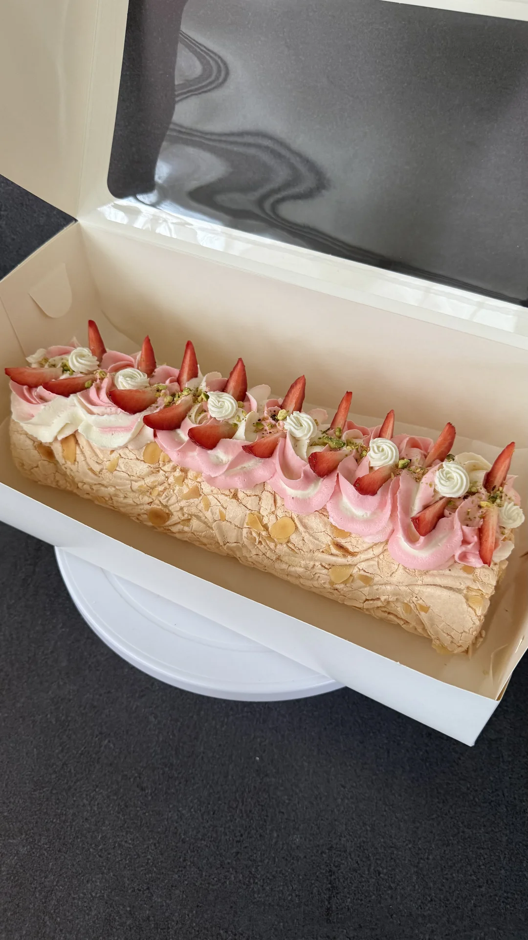 Меренговый рулет - миниатюра 6