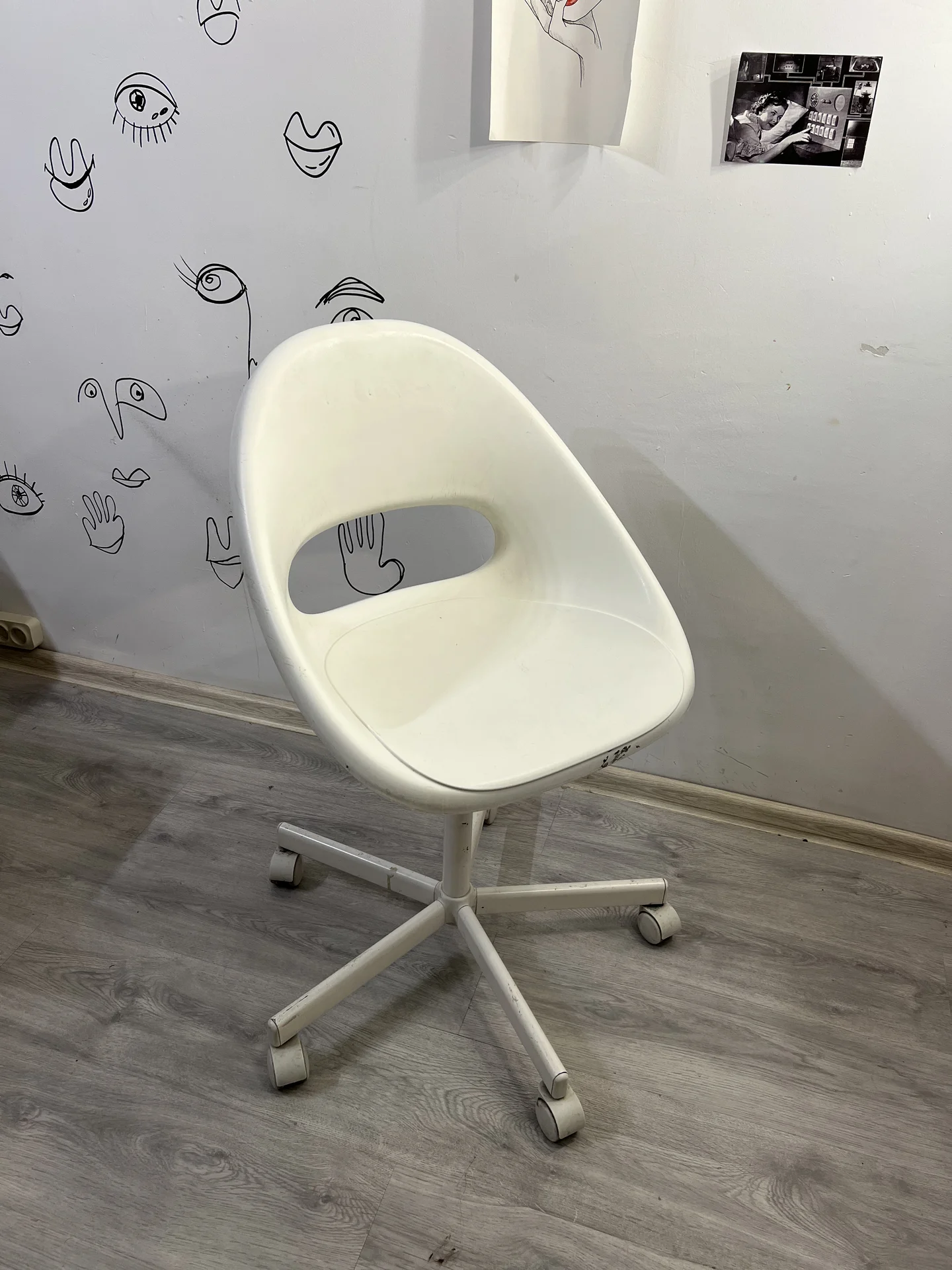 Стул на колесах IKEA - изображение 1