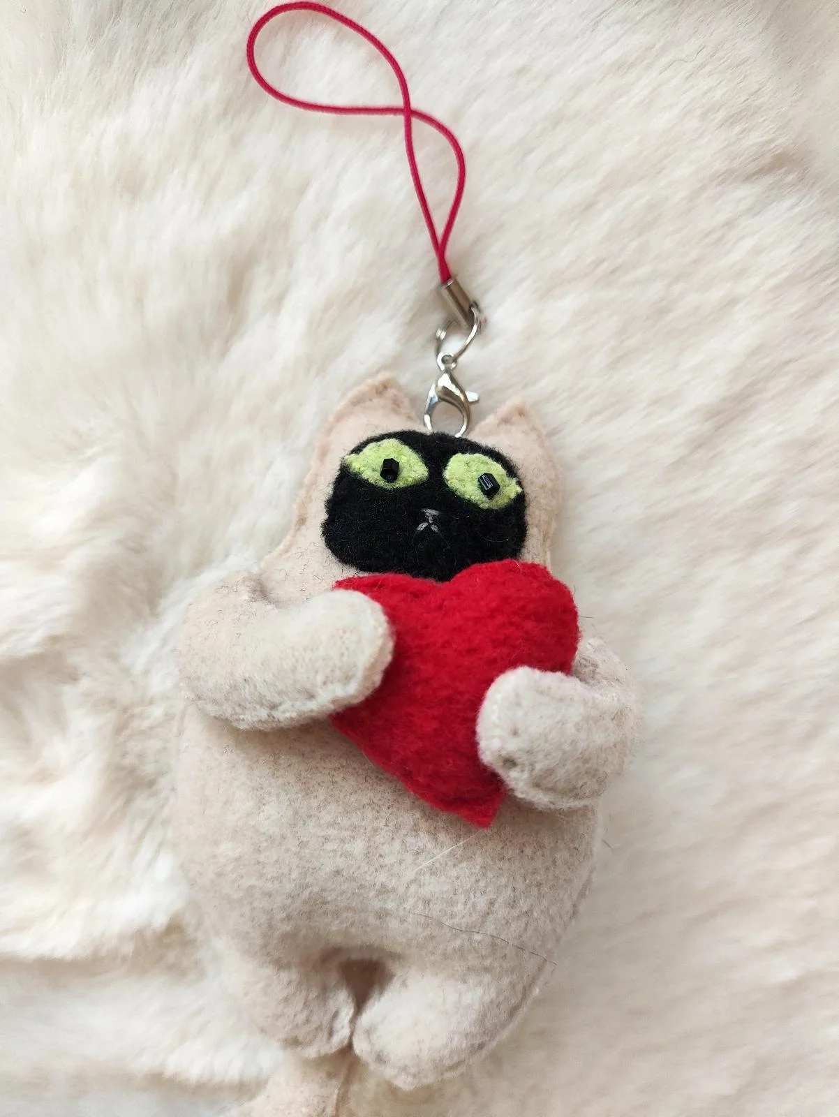 Котик с Сердечком брелок
