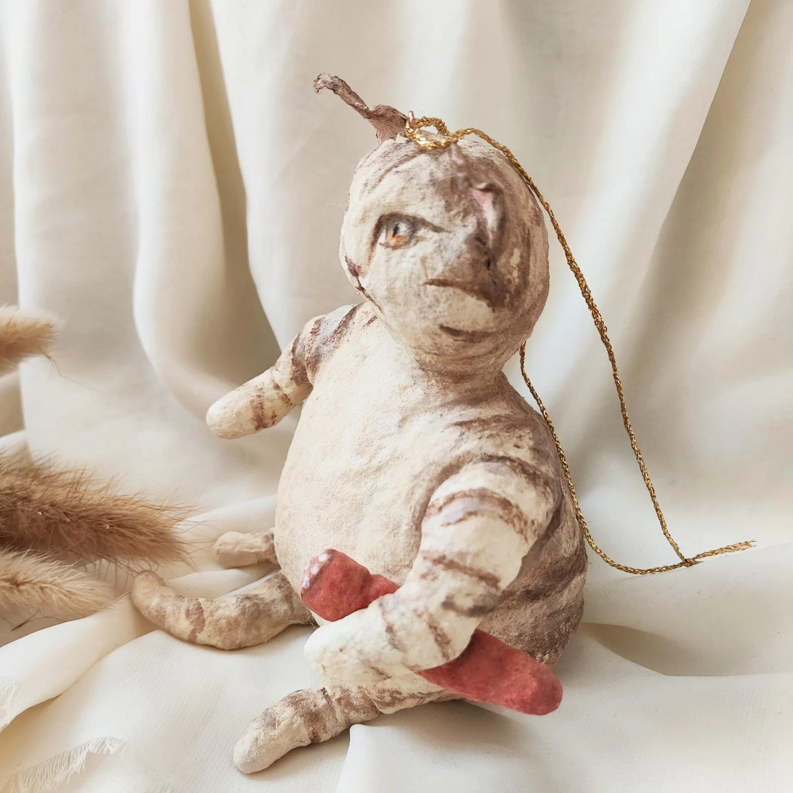 Ватная игрушка Кот с колбасой - миниатюра 3