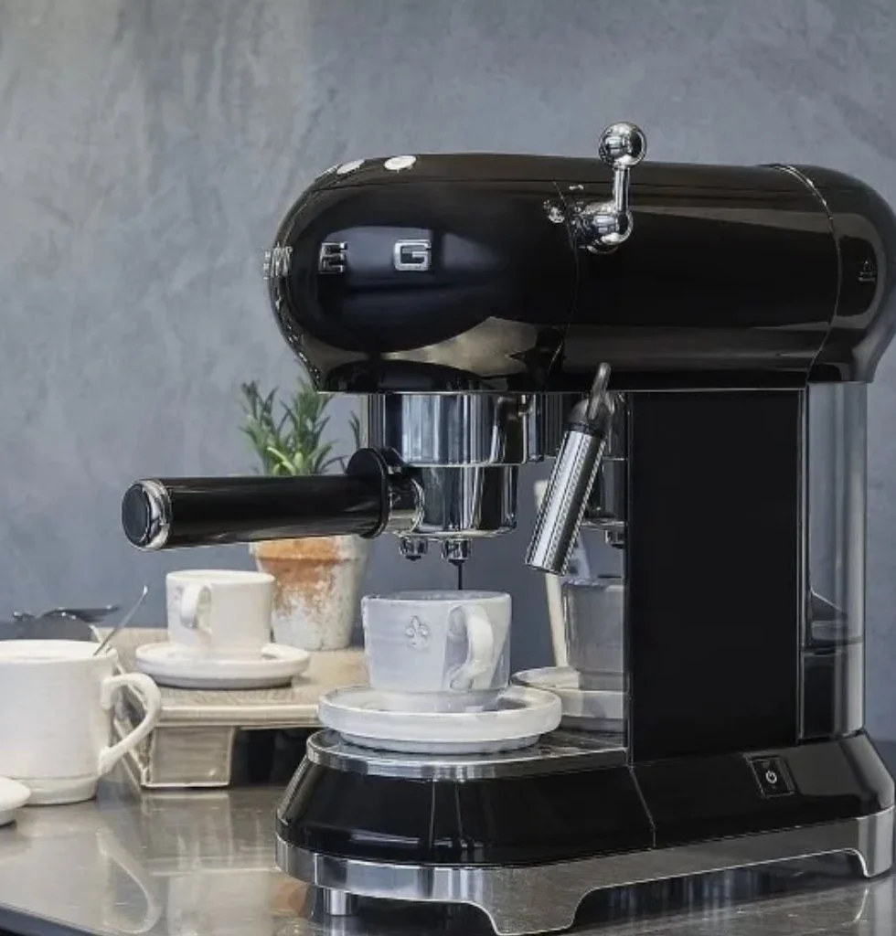 Кофемашина-эспрессо Smeg ECF01BLEU - миниатюра 3