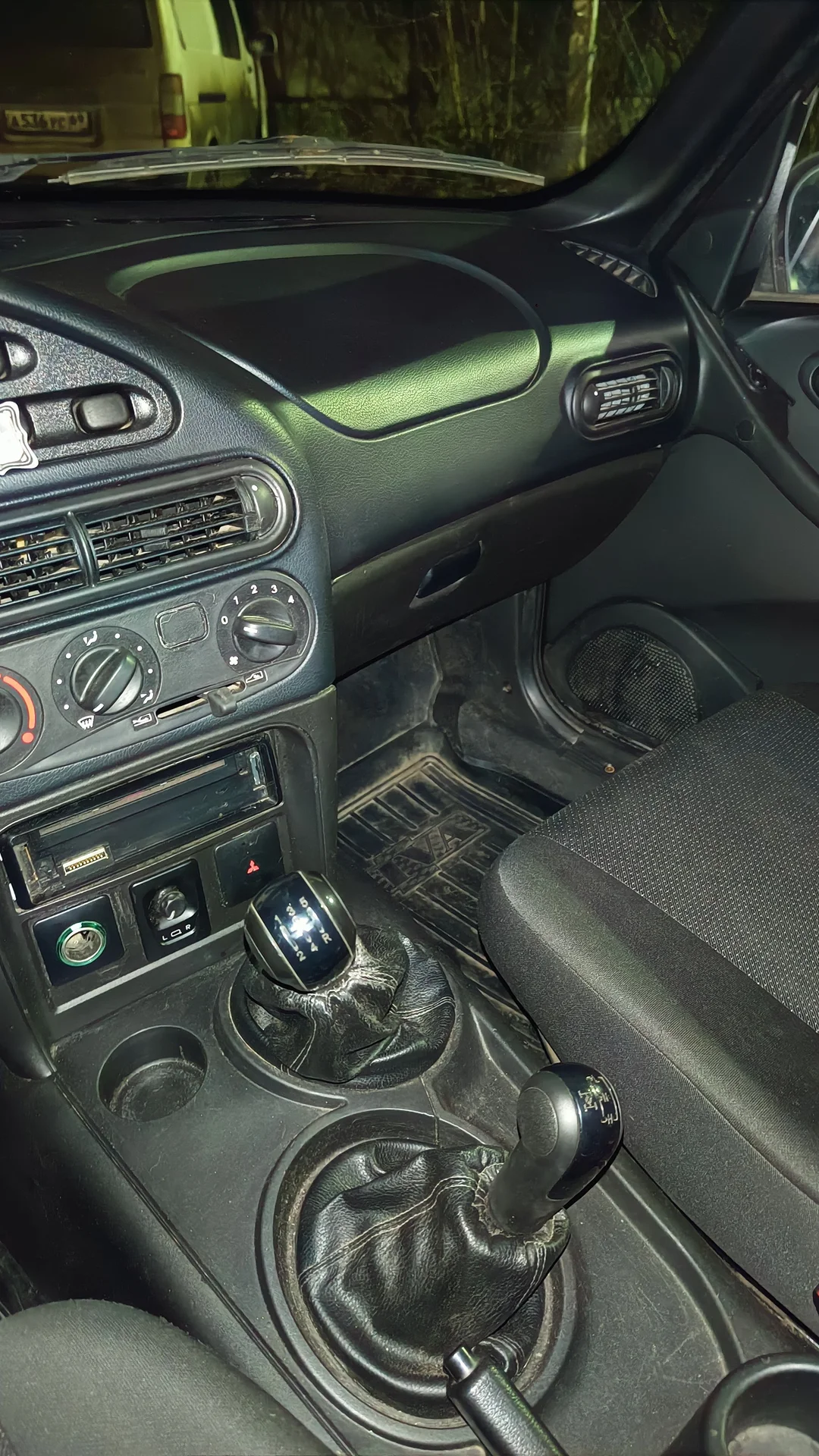 Niva Chevrolet 2010 - миниатюра 6