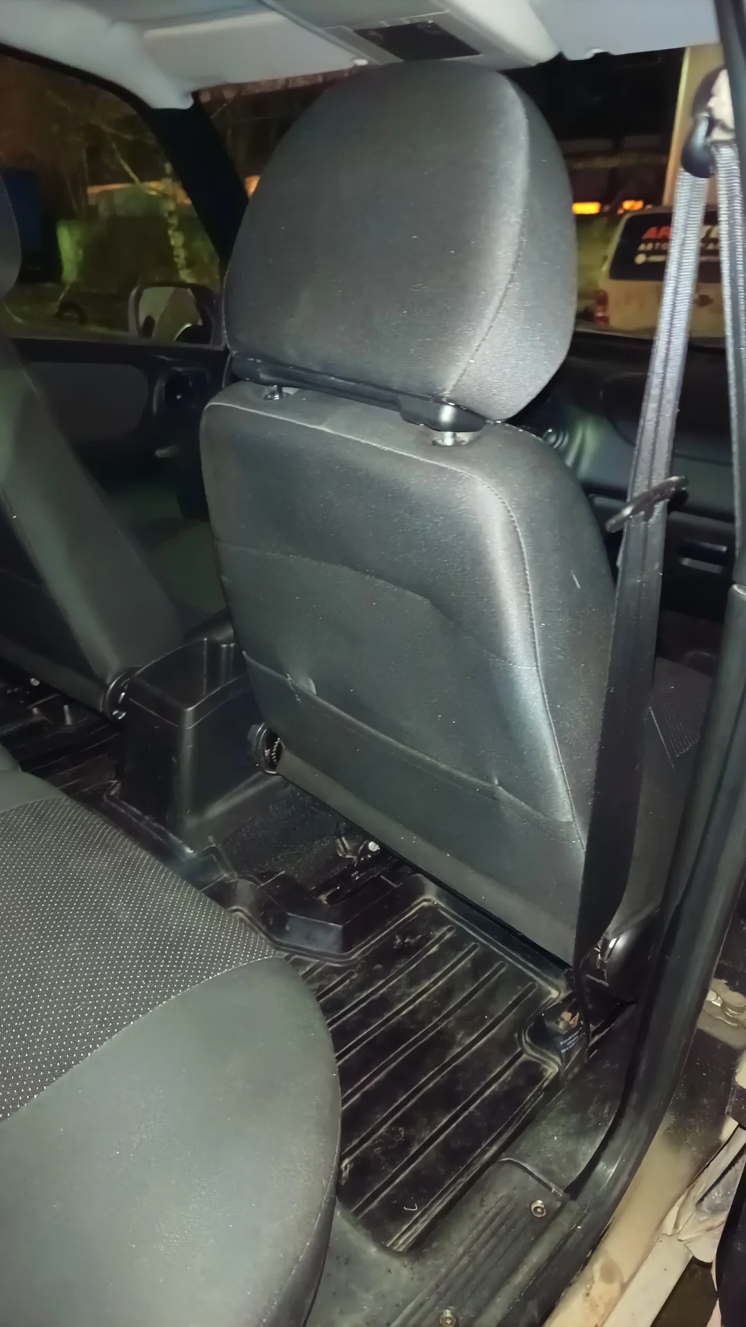 Niva Chevrolet 2010 - миниатюра 31