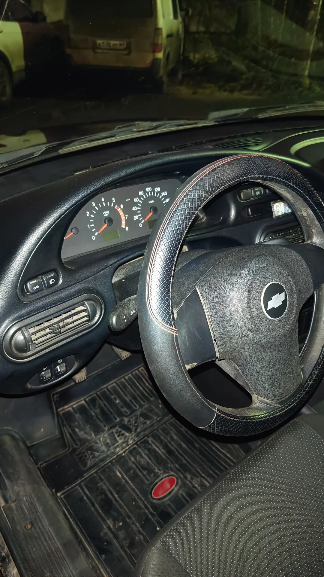 Niva Chevrolet 2010 - миниатюра 39