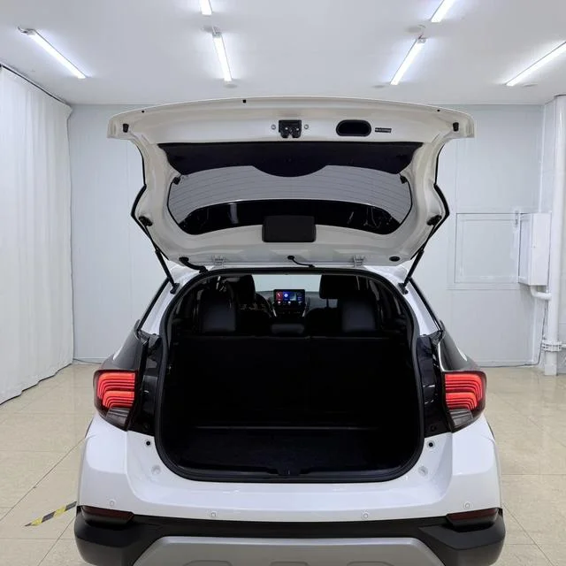 Toyota Yaris L 2022 - миниатюра 8