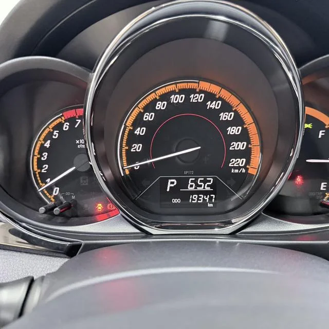 Toyota Yaris L 2022 - миниатюра 13