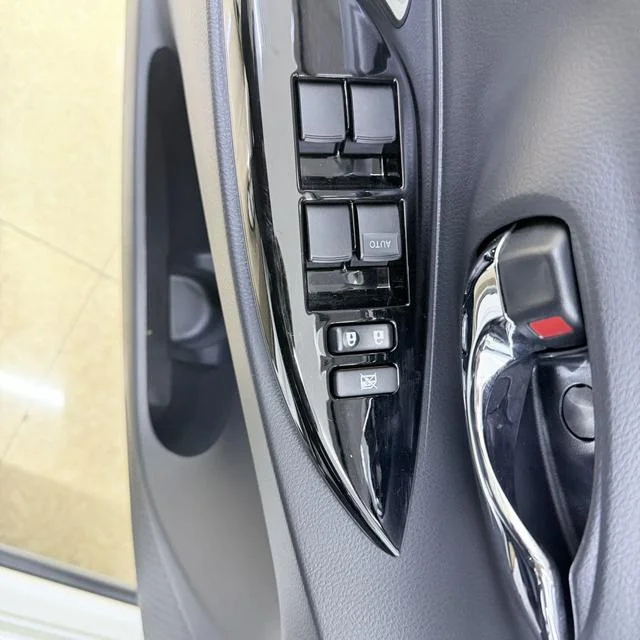 Toyota Yaris L 2022 - миниатюра 17