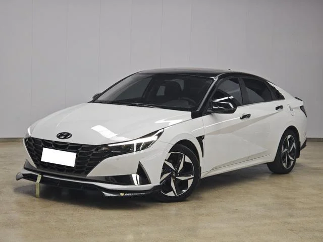 Hyundai Elantra 2022 - изображение 1