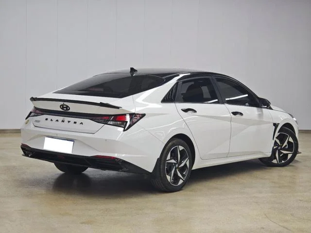 Hyundai Elantra 2022 - миниатюра 4