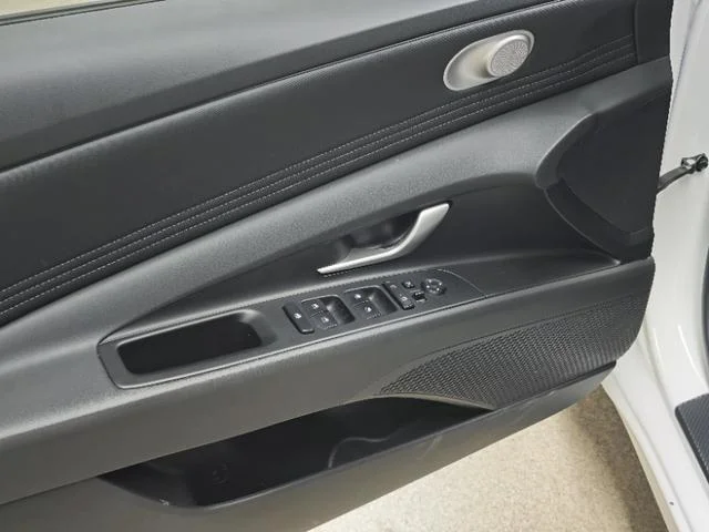 Hyundai Elantra 2022 - миниатюра 15