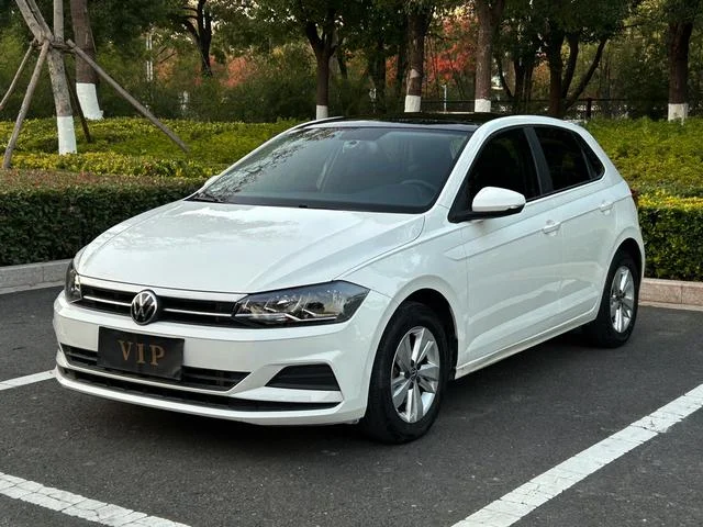 Volkswagen Polo Plus 2021 - изображение 1