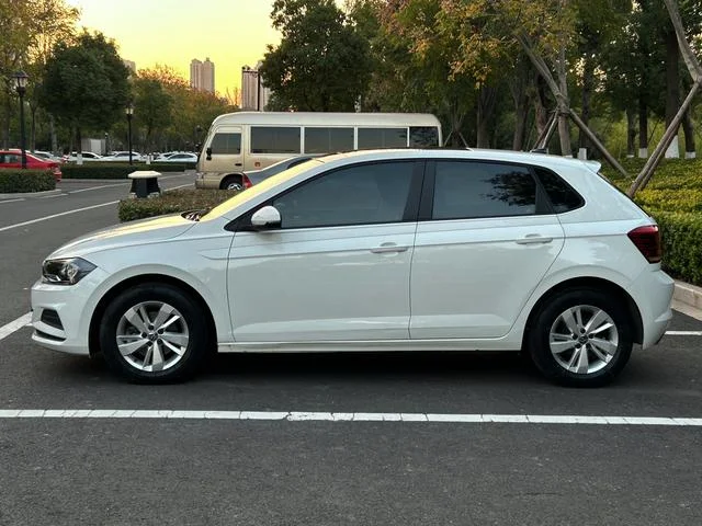 Volkswagen Polo Plus 2021 - миниатюра 4