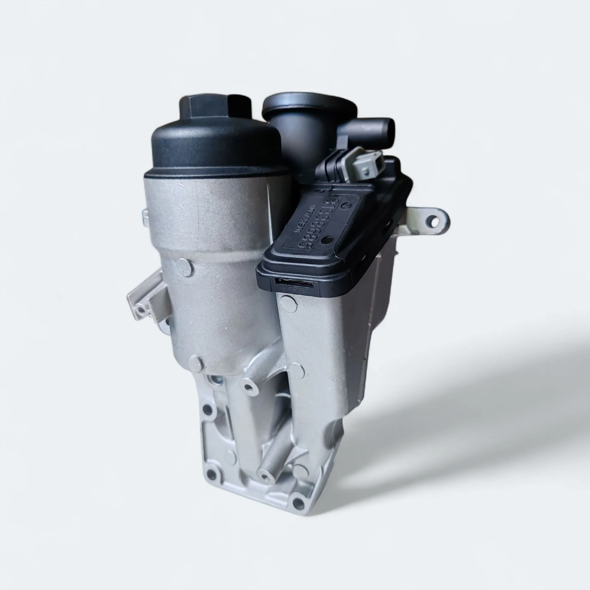 Новый корпус масляного фильтра Volvo Ford - изображение 1