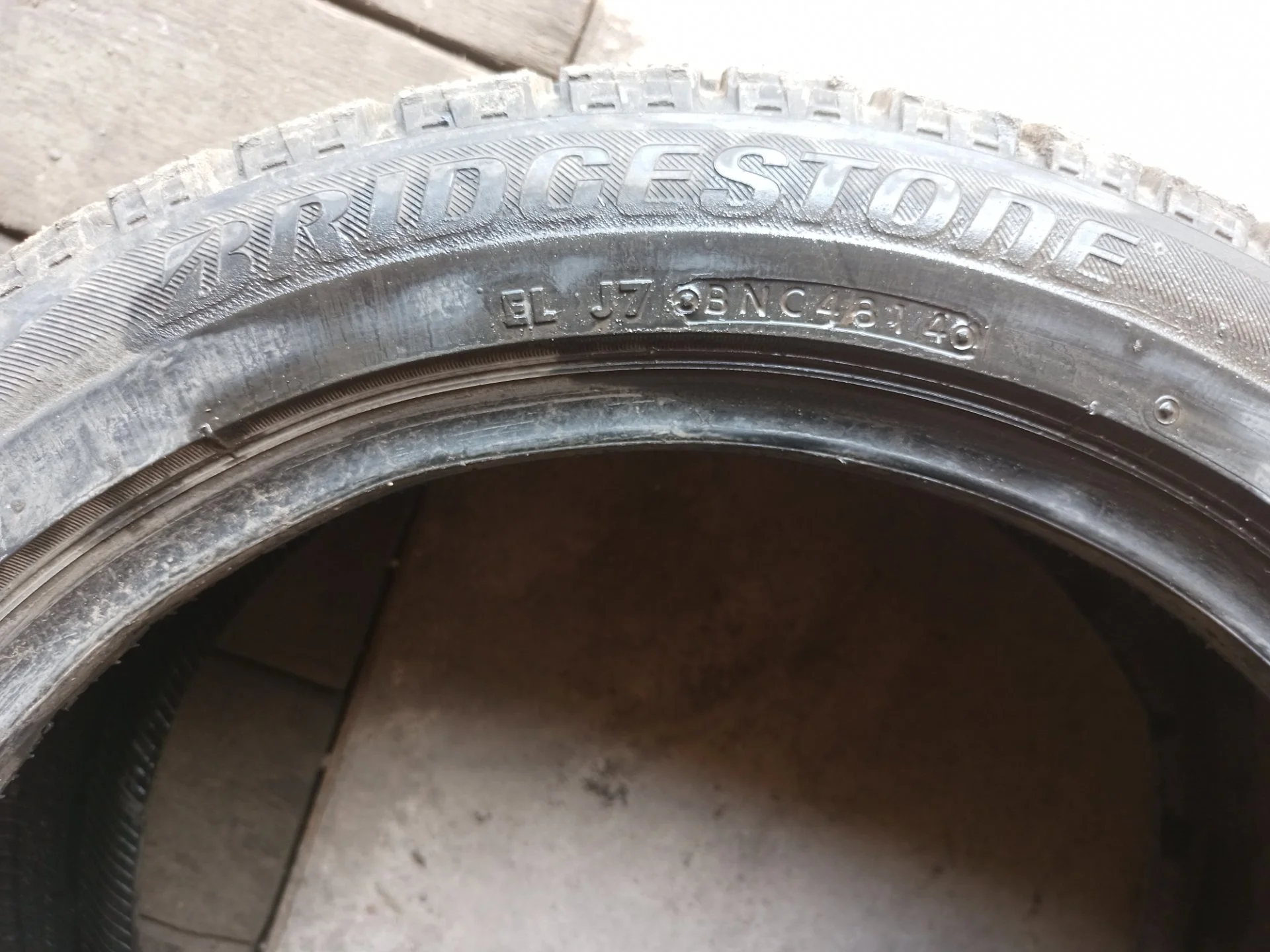 Продам резину 225/45 R 18 Bridgestone Blizzak VRX 1шт - миниатюра 6