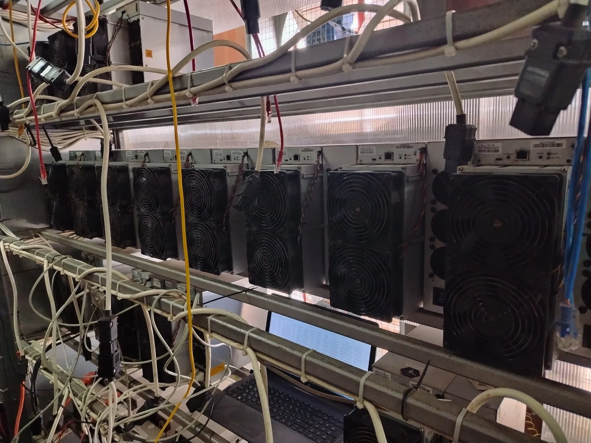 Antminer L9 16’5G - миниатюра 2