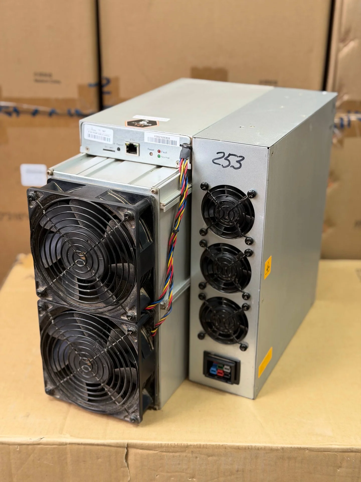 Antminer T21 190T - миниатюра 2