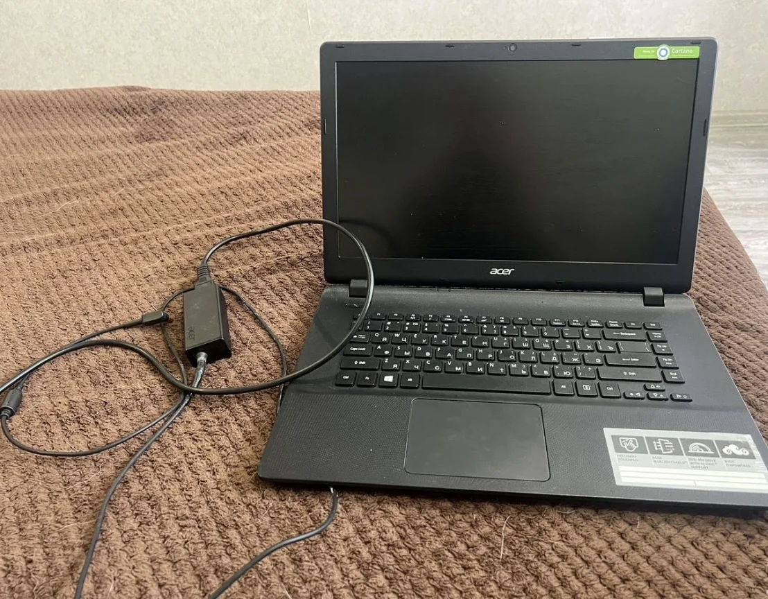 Ноутбук Acer Aspire ES1-520 - миниатюра 2
