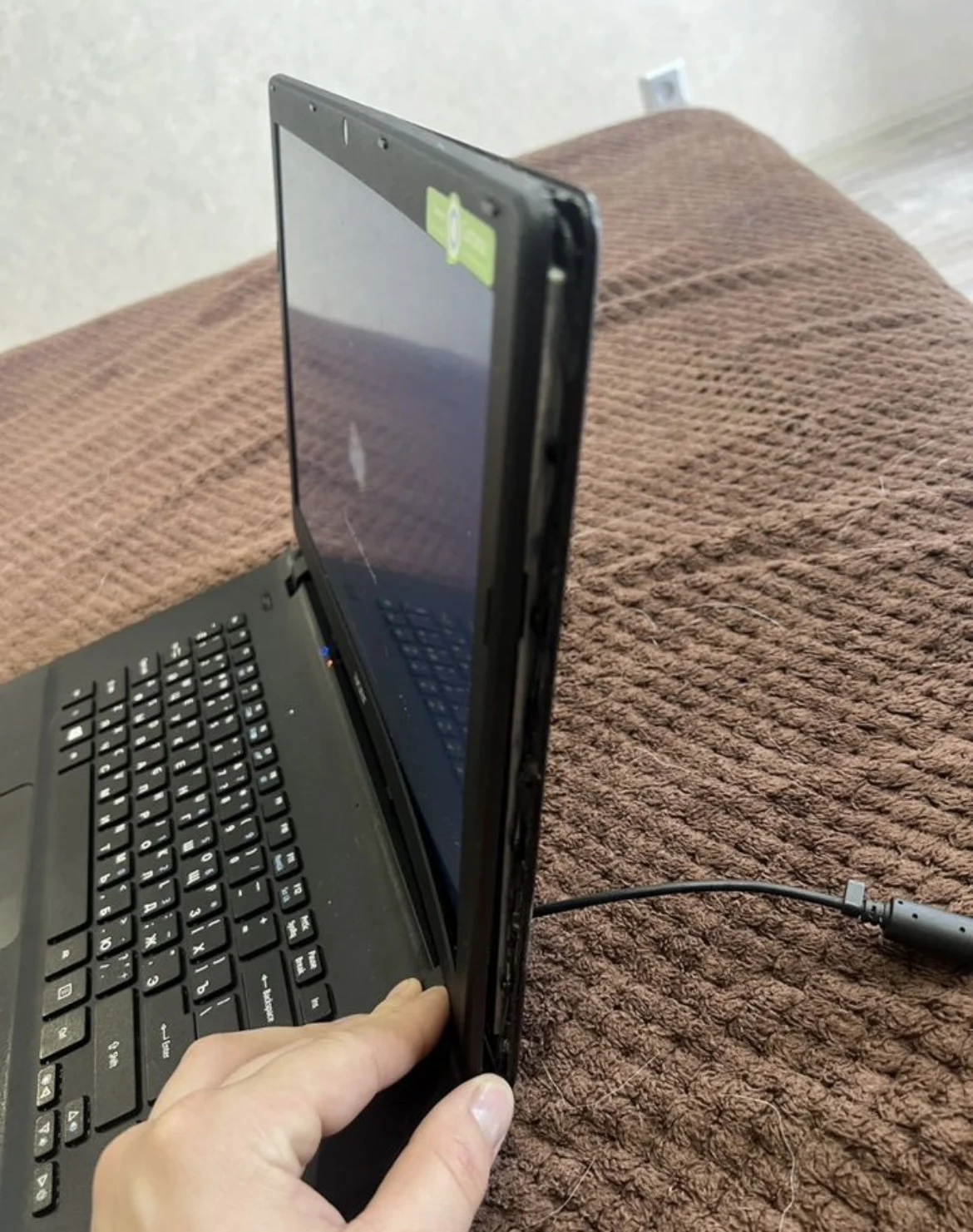 Ноутбук Acer Aspire ES1-520 - миниатюра 4