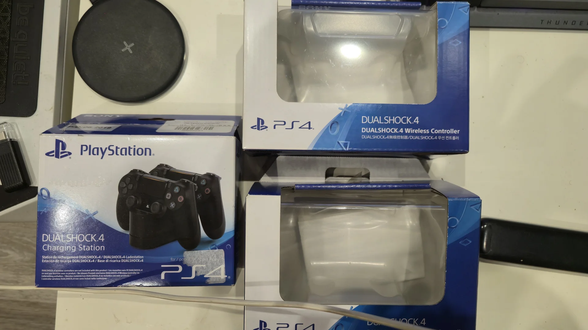 Dualshock 4 + зарядная станция (оригинал) - миниатюра 4