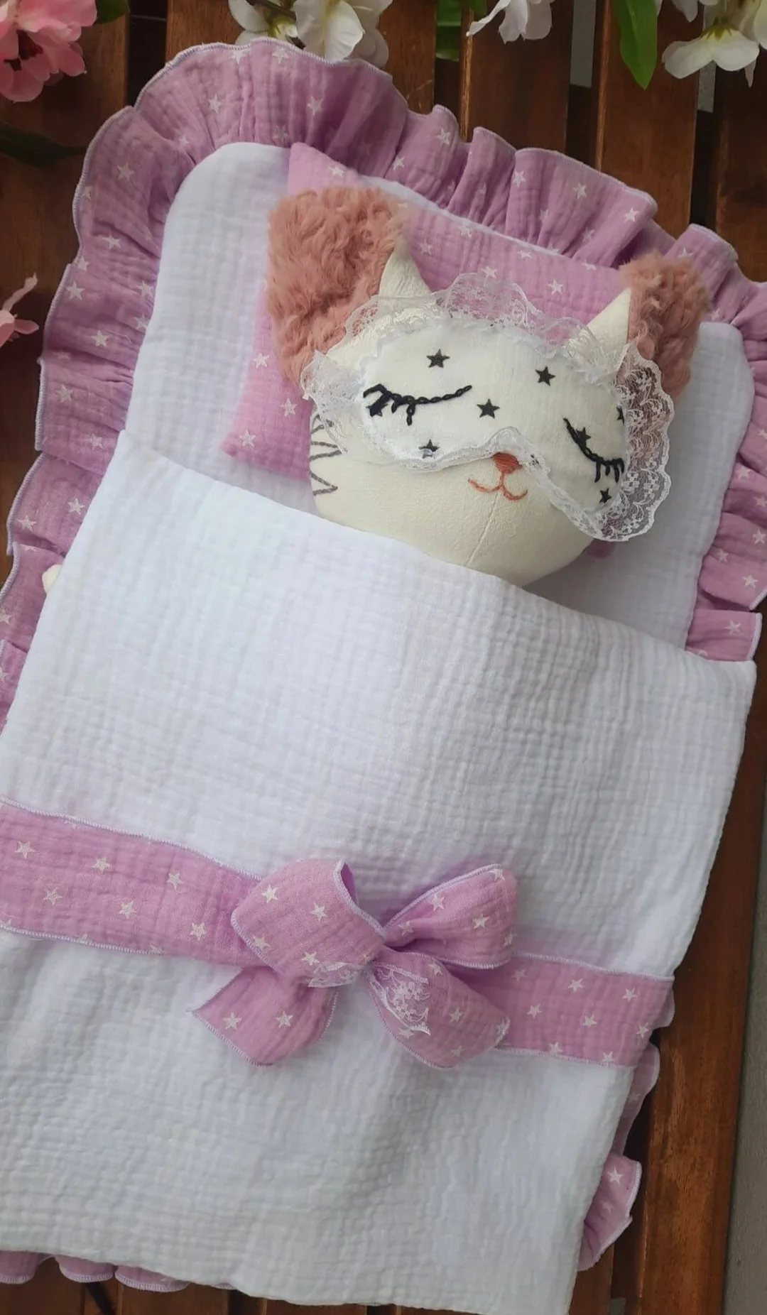 КОШЕЧКА игрушка с нарядами и постелькой - миниатюра 4