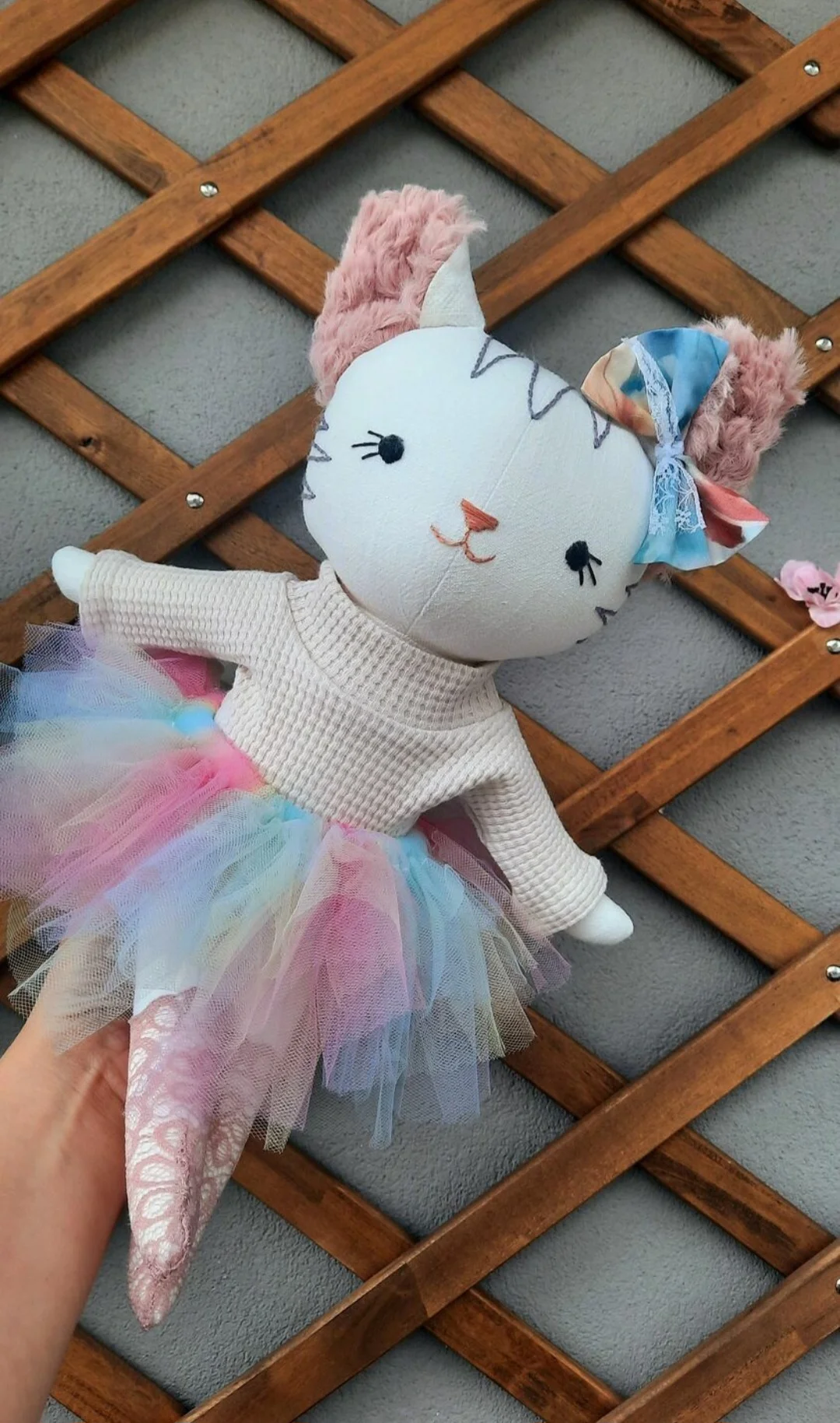 КОШЕЧКА игрушка с нарядами и постелькой - миниатюра 7