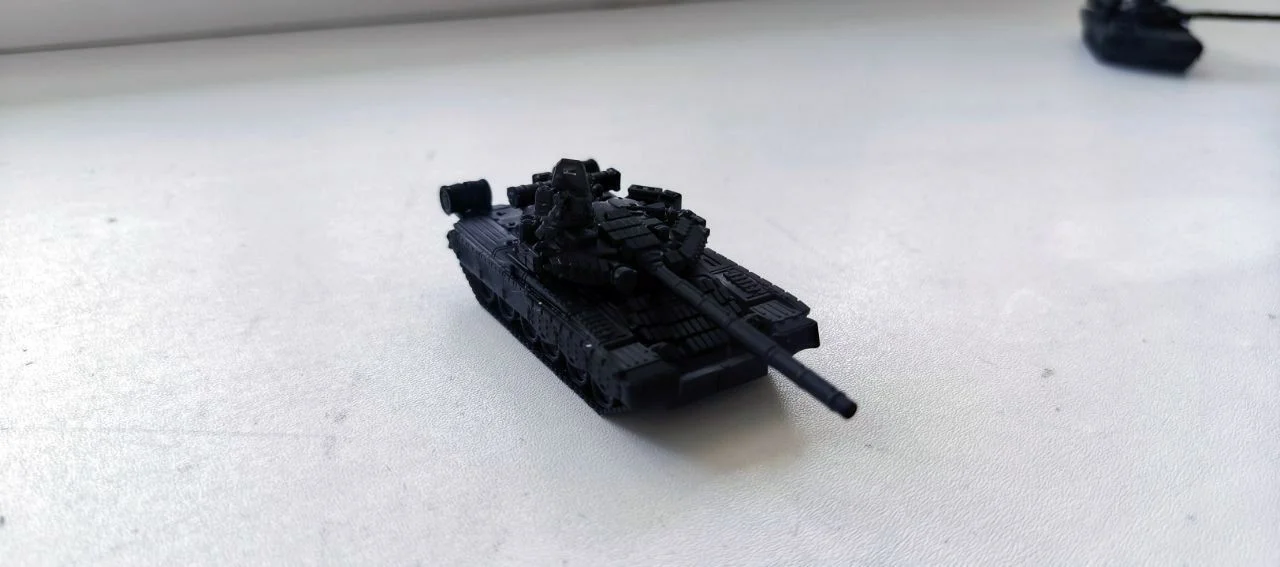 Модель танка Т80БВ 1:100 - миниатюра 2
