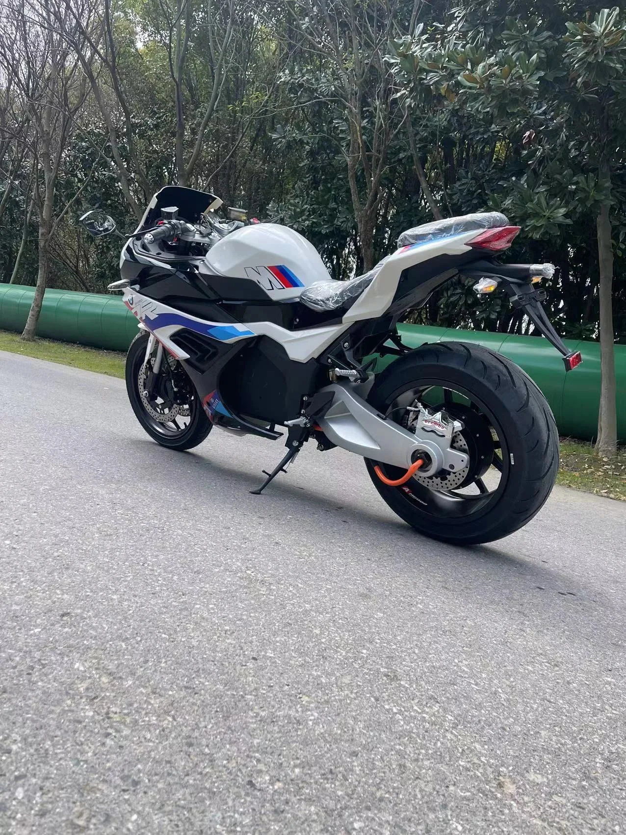 BMW RR электромотоцикл - миниатюра 2