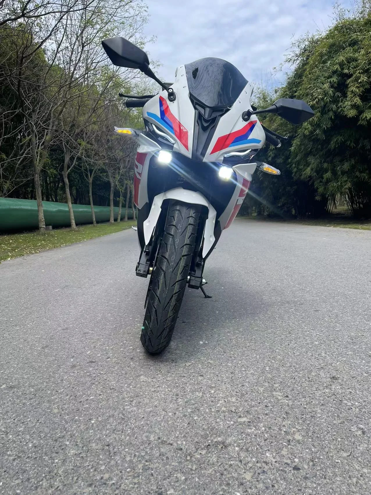 BMW RR электромотоцикл - миниатюра 3
