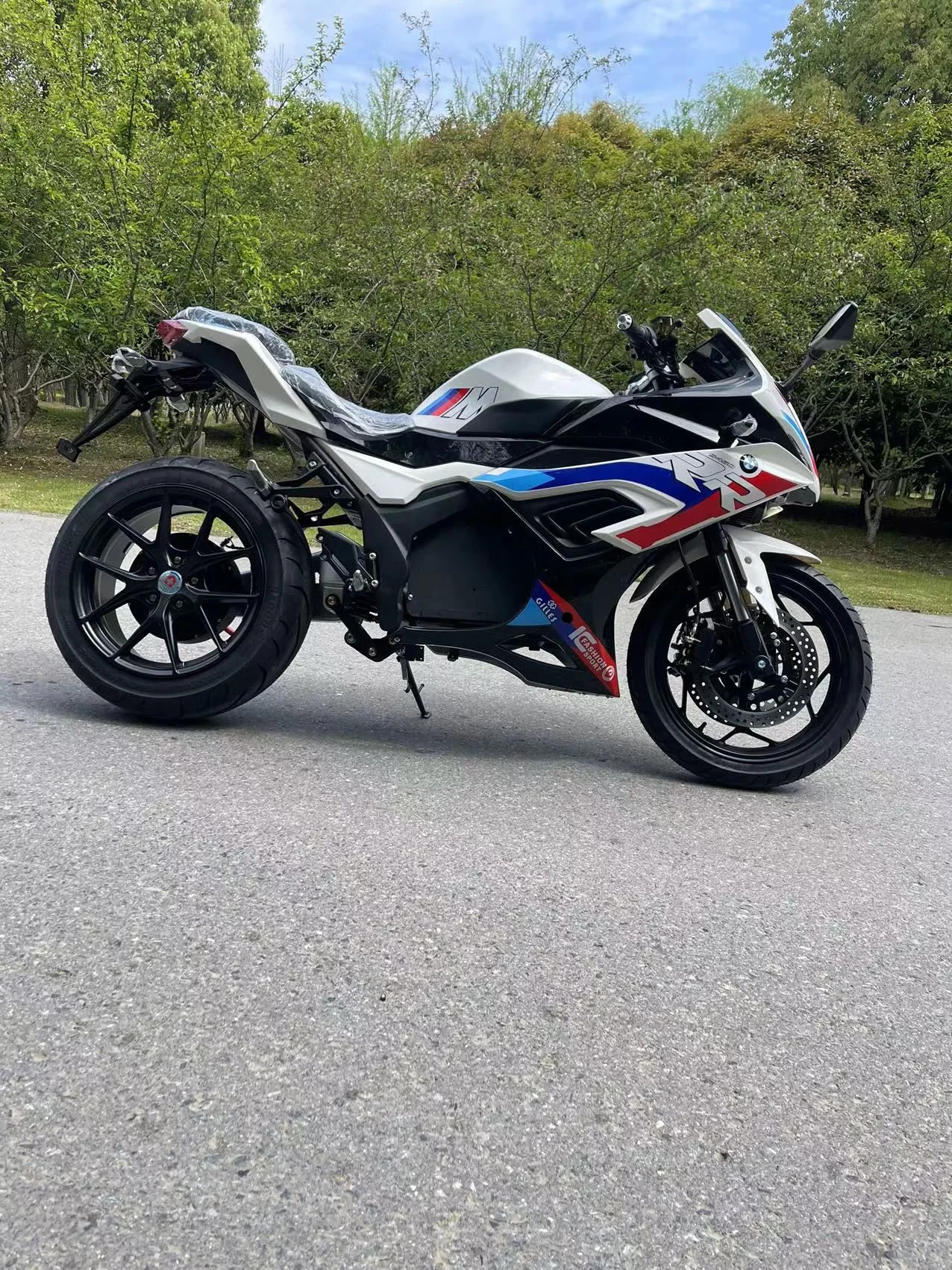 BMW RR электромотоцикл - миниатюра 7