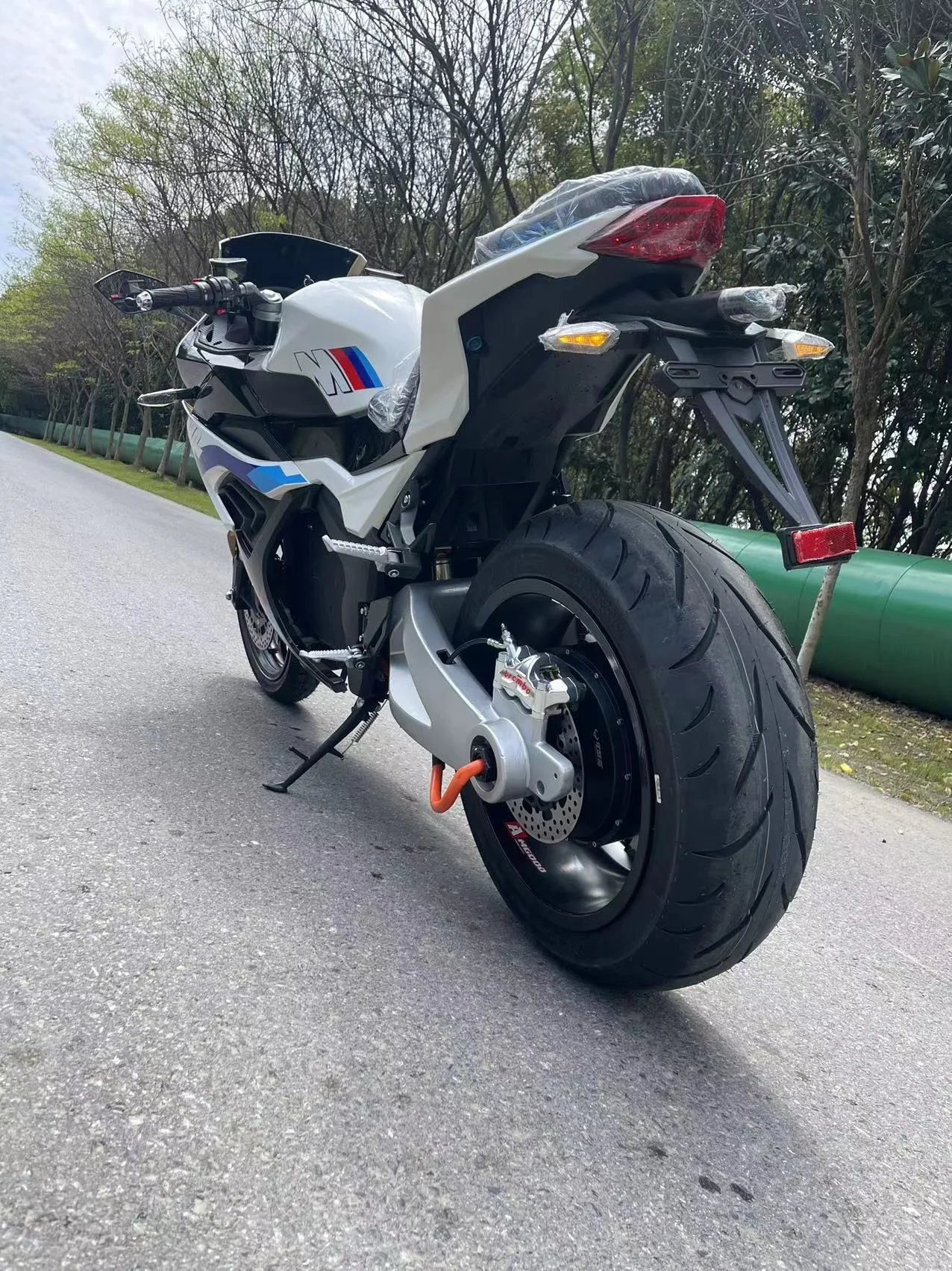 BMW RR электромотоцикл - миниатюра 10