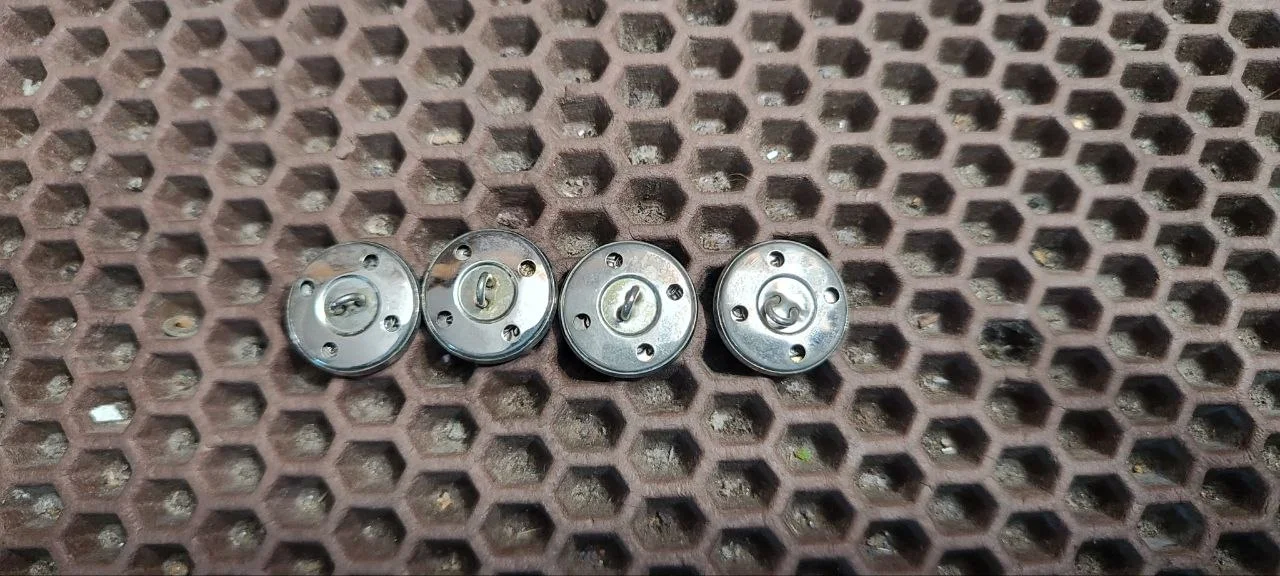Пуговицы металлические СССР - миниатюра 4