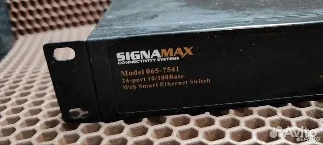 Коммутатор signamax Model 065-7541 24-Port 10/100 - миниатюра 2